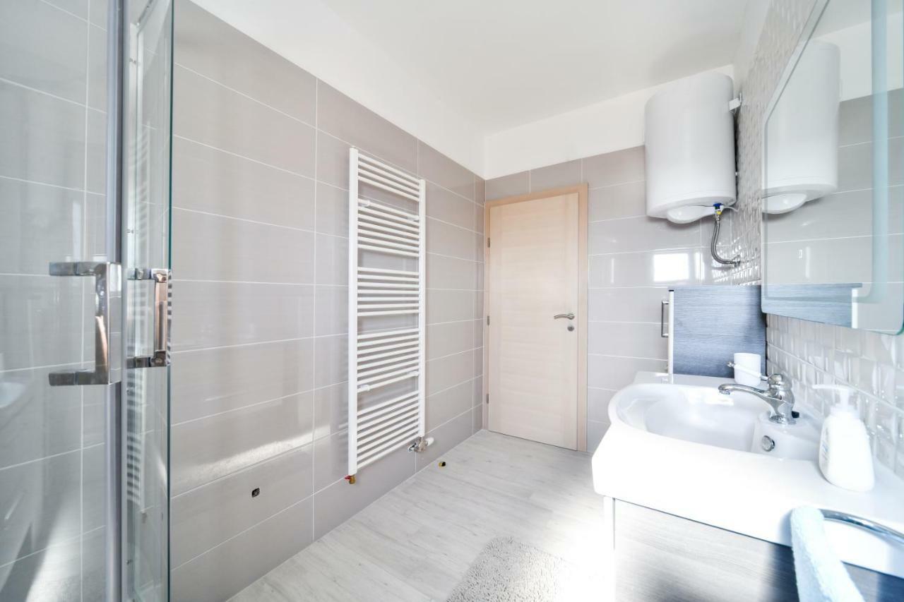 Apartman Novokmet-Crno Hotell Zadar Eksteriør bilde
