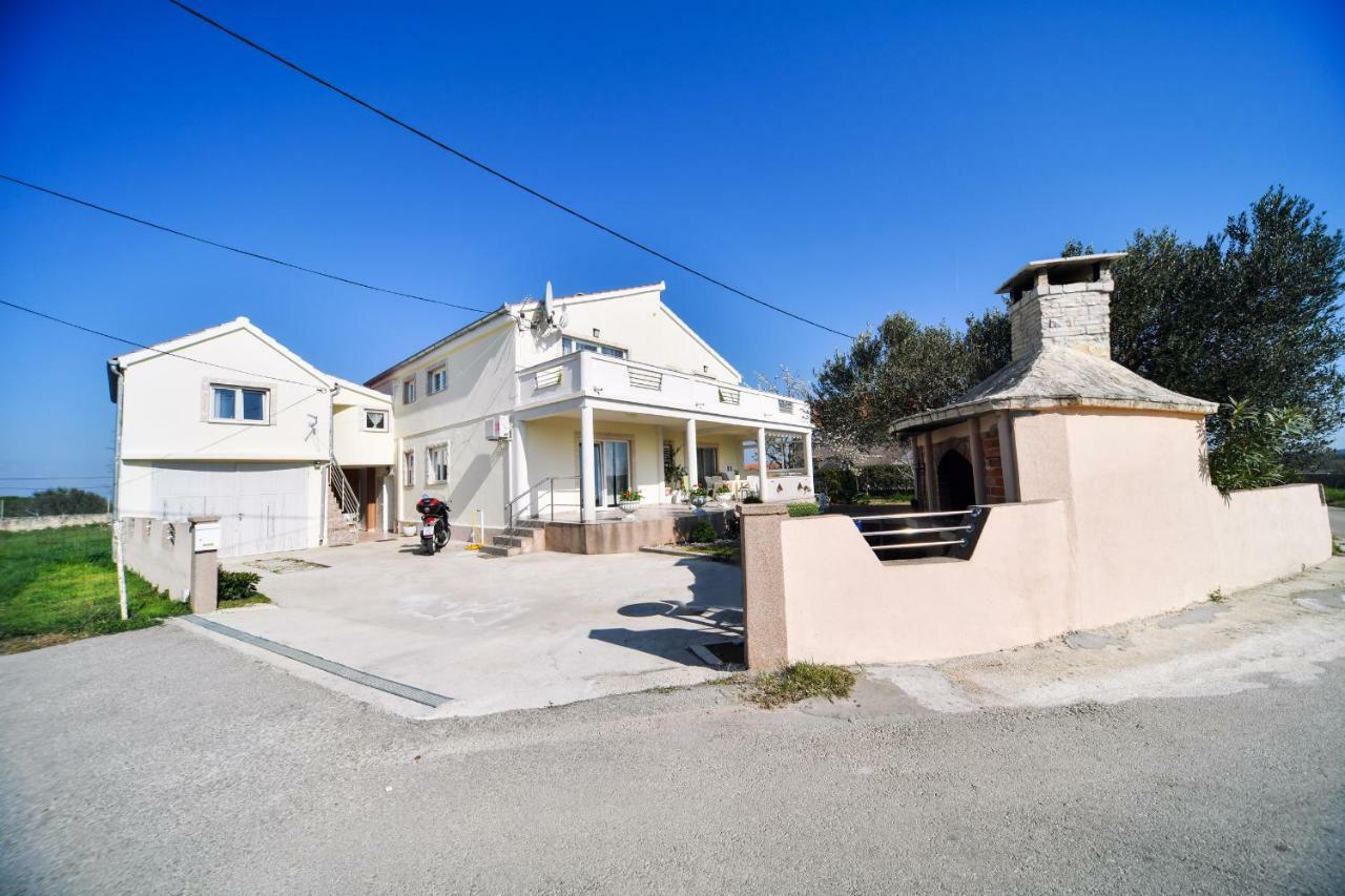 Apartman Novokmet-Crno Hotell Zadar Eksteriør bilde
